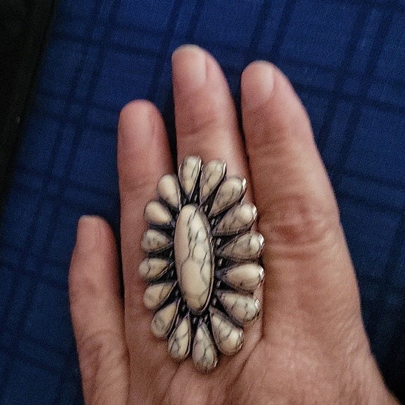 Grey marble faux stone adjustable ring - Picture 4 of 4